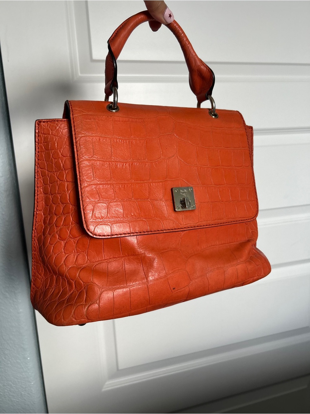 MCM Mode Travia Satchel in coral orange croc-embossed